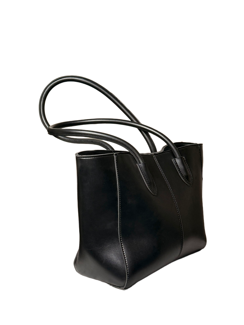 Luxe Everyday Black Tote Bag – Sleek & Timeless Carryall