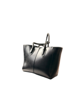 Luxe Everyday Black Tote Bag – Sleek & Timeless Carryall